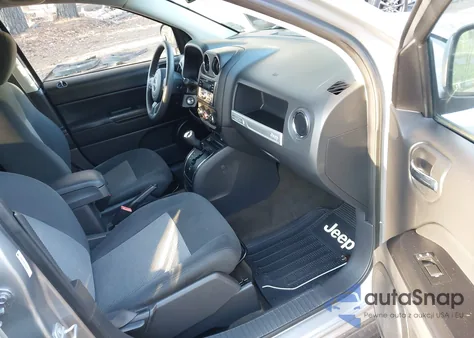 2016 Jeep Compass Sport z USA, uszkodzony, nr VIN 1C4NJCBB8GD506391